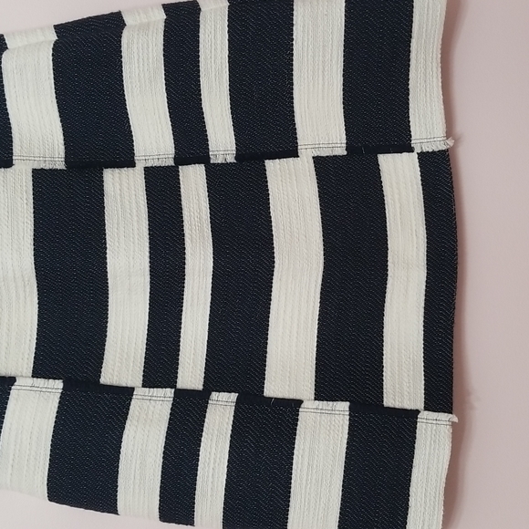 LOFT navy blue and white illusion skirt, size 2P - Picture 4 of 9